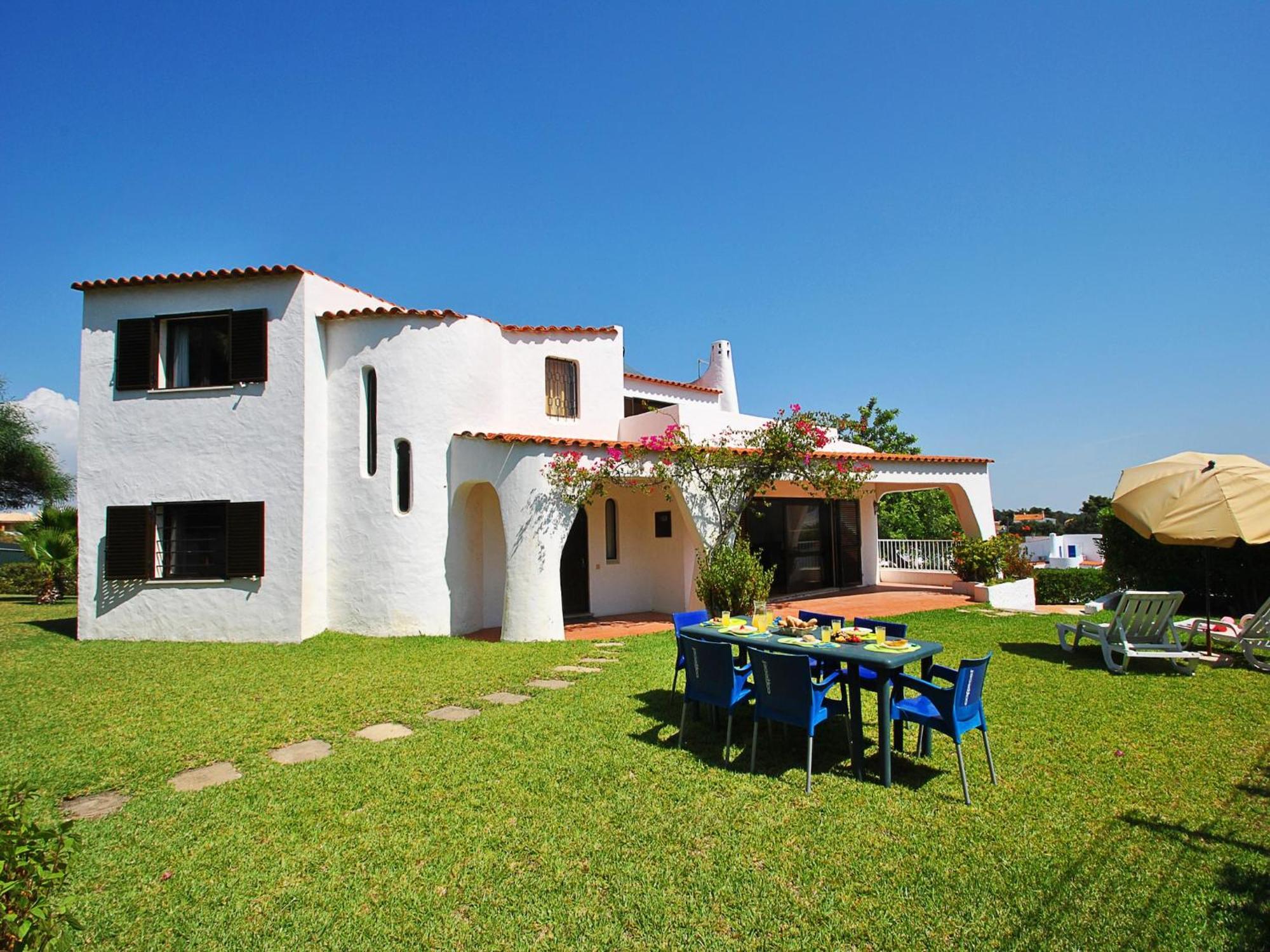 Villa With Heated Pool *